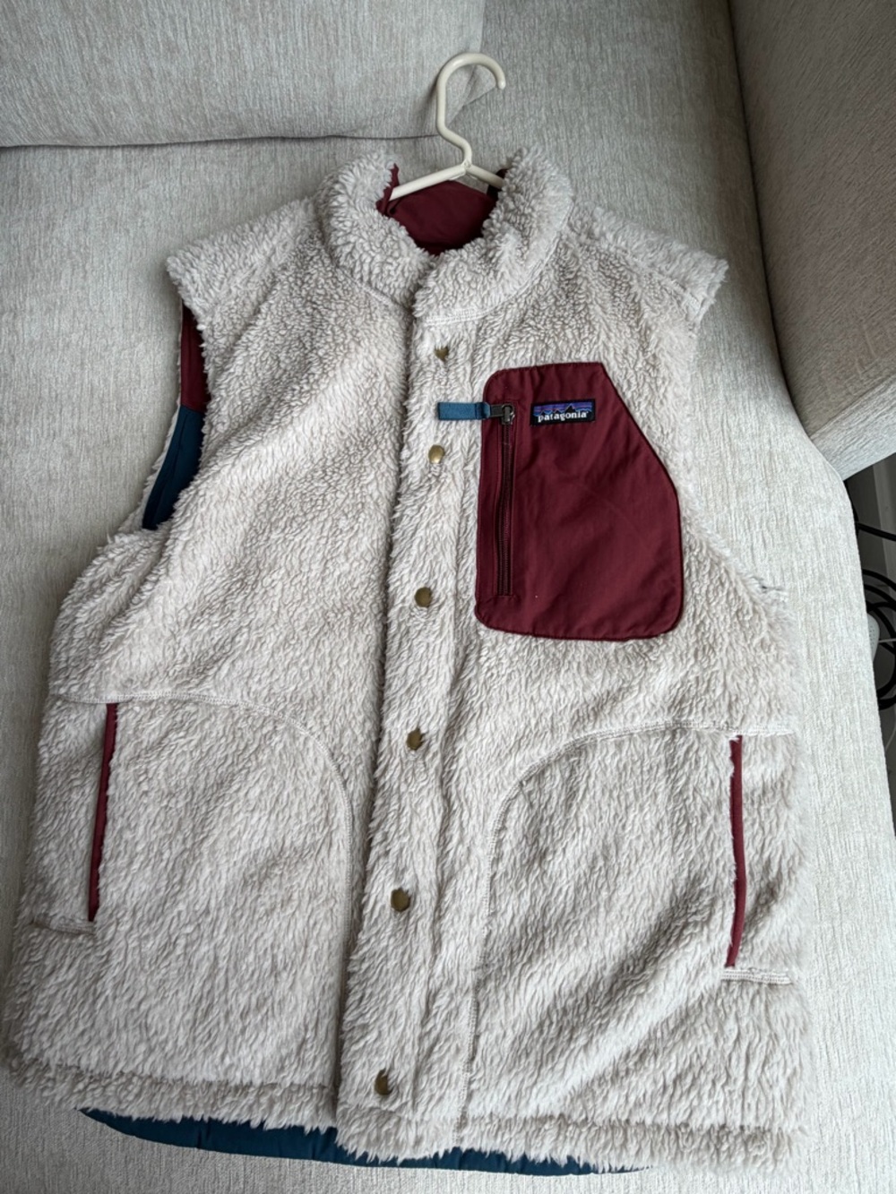 Patagonia Reversible Bivy Down Vest Cream Blue Burgundy Size M